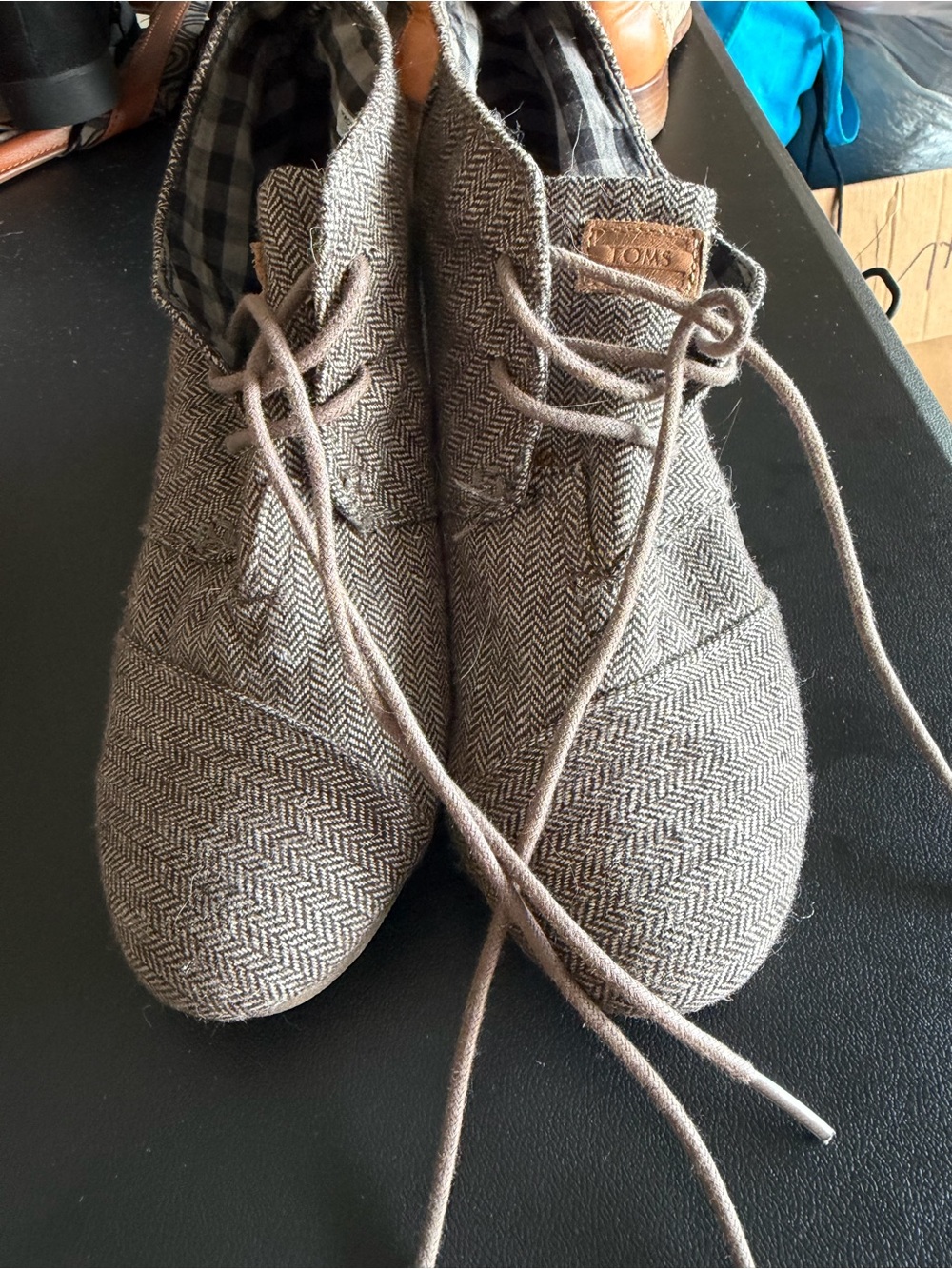 TOMS Brown Plaid-Lined Herringbone Lace-Up Shoes